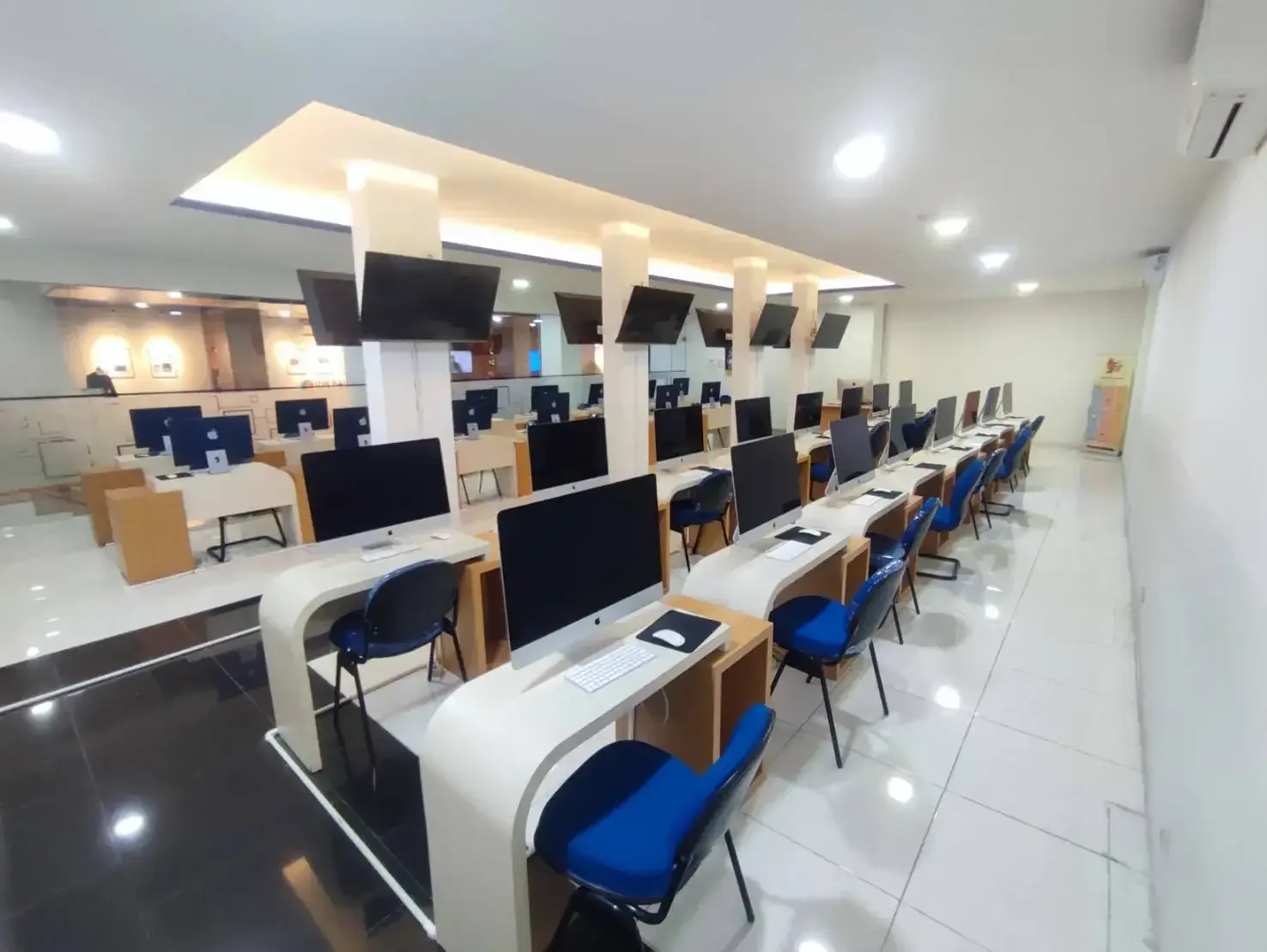 Lectures and studio